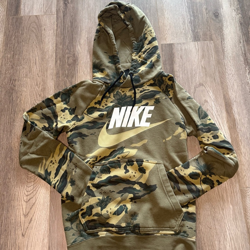 Nike "The Force is Female" floral camouflage pullover hoodie- XS